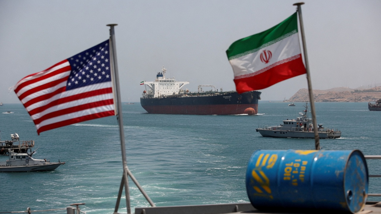 US-Iran Compensation Demands Dim Hormuz Reopening Hopes, Oil Surges