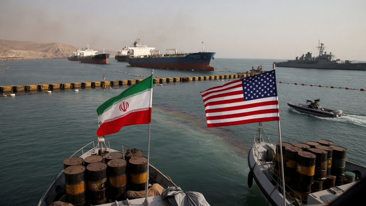 Oil Climbs to Three-Week High as US-Iran Peace Hopes Fade